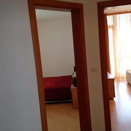 Gorgeous With Pool Steps Away From The Beach 아파트